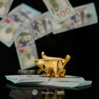 OFFART X Kamanwilliam X RayChan Gold Fortune Mini Money Bananaer Dog