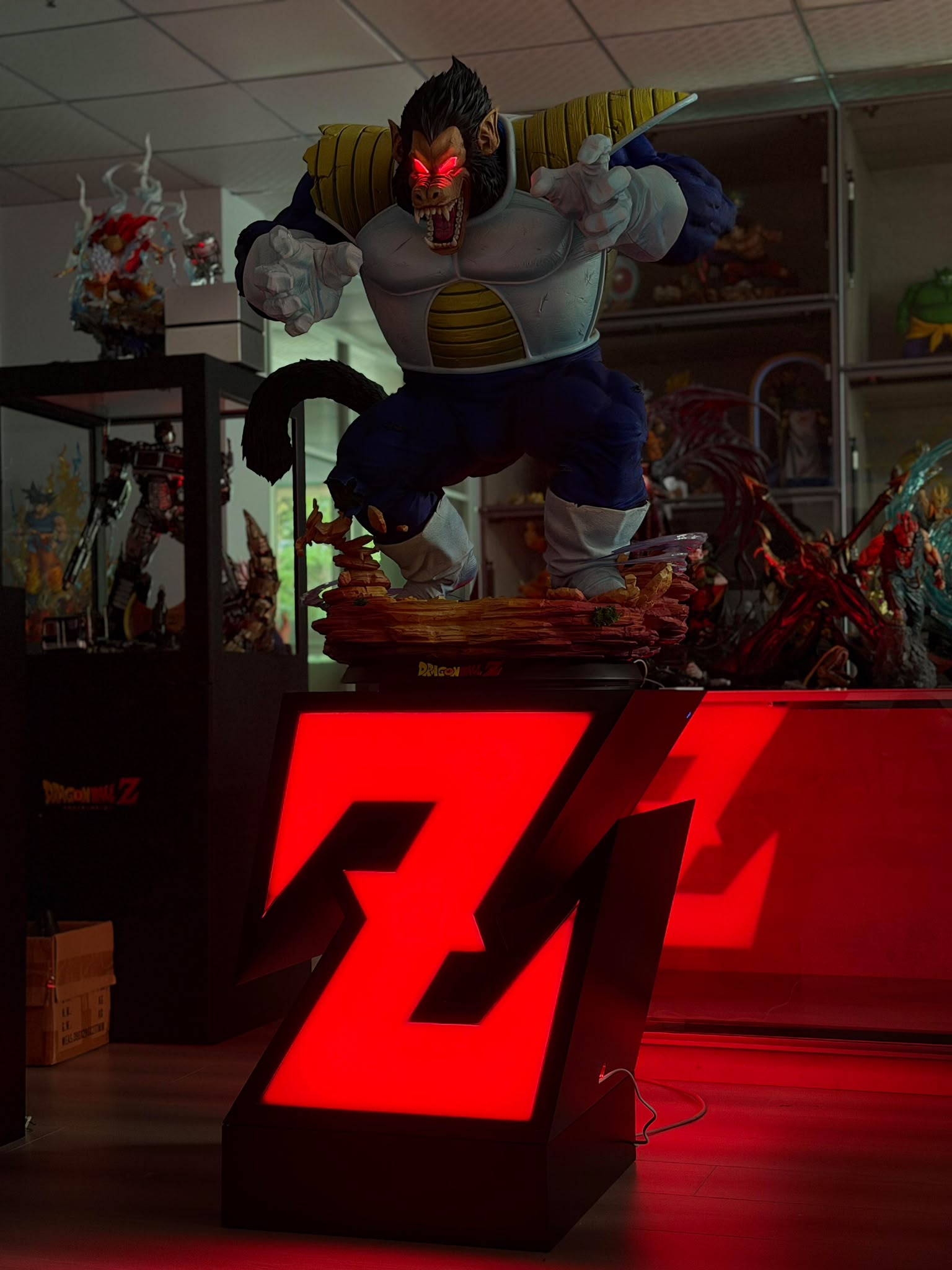 Hungu Studio DBZ LED Metal Base For Statue Display