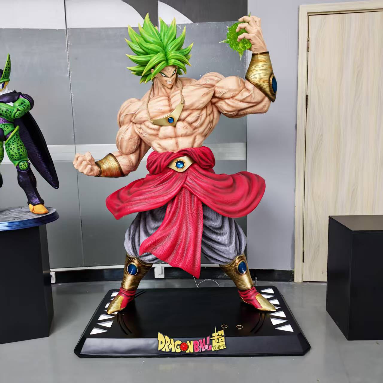 Sea Level Studio 200CM Broly Powering Up Resin Statue