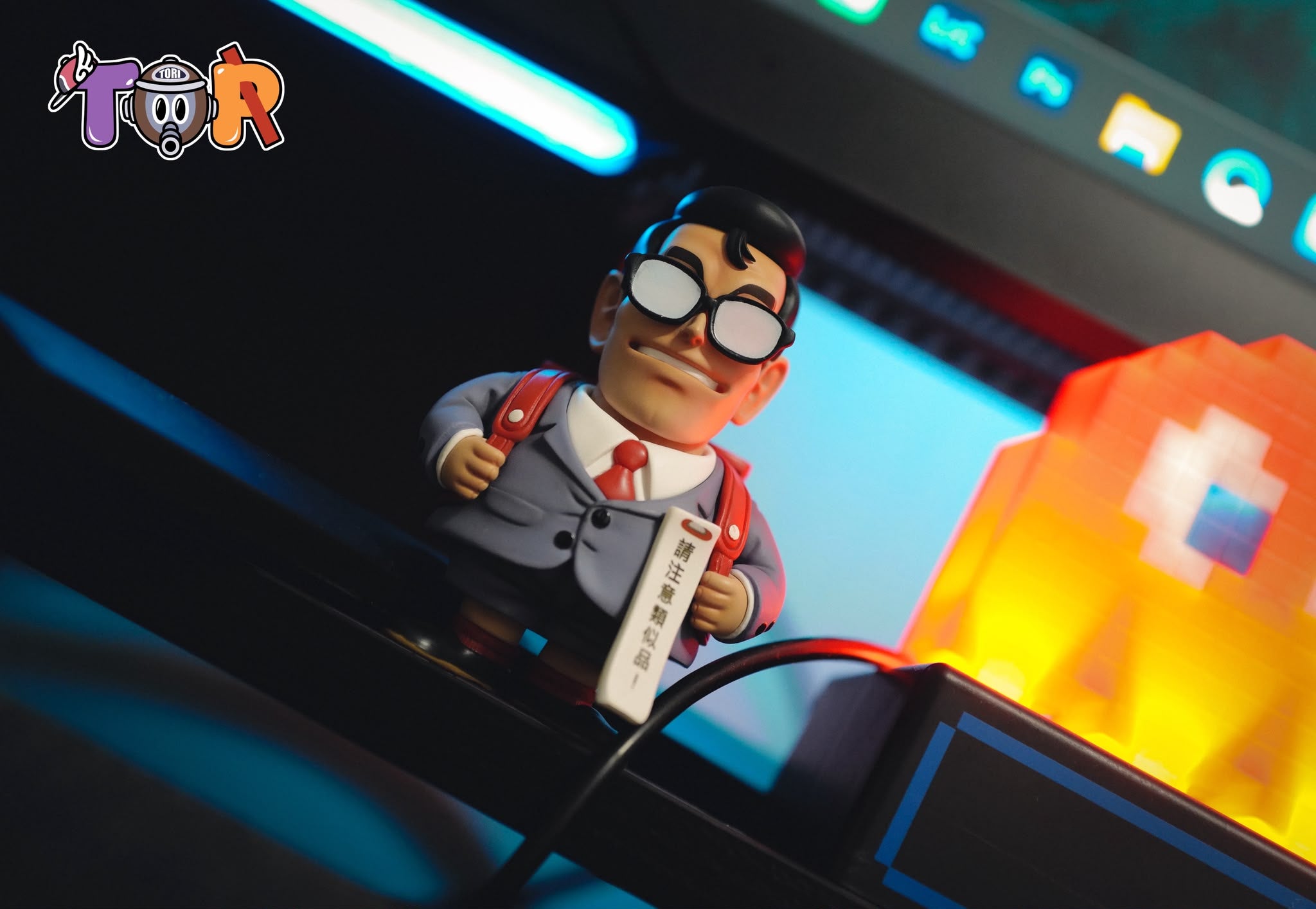 TOR Studio Arale Superman WCF Resin Statue